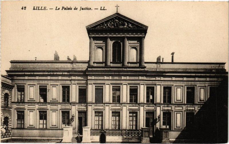 Carte postale ancienne Lille - Le Palais de Justice à Lille