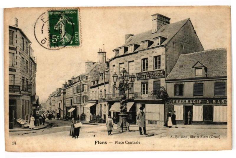 Carte postale ancienne Flers .- Place centrale à Flers