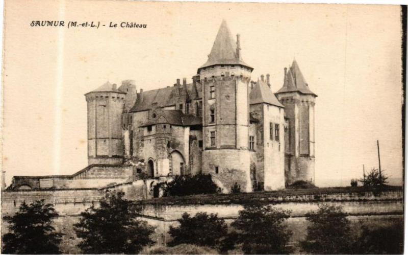 Carte postale ancienne Saumur - Le Chateau à Saumur