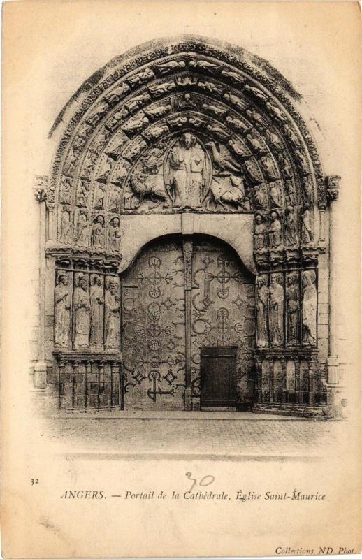 Carte postale ancienne Angers - Portail de la Cathédrale Eglise Saint-Maurice à Angers