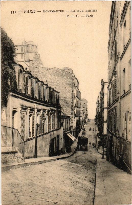 Carte postale ancienne Montmartre - La rue Berthe à Paris 18e