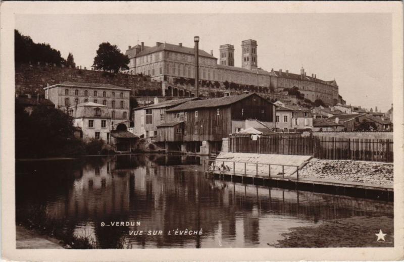 Carte postale ancienne Verdun - Vue sur l'eveche à Verdun