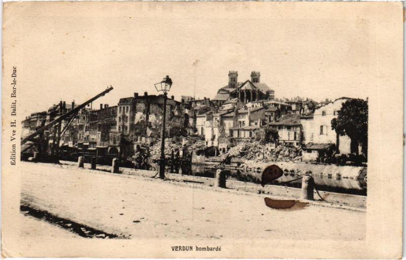 Carte postale ancienne Militaire Verdun - Bombardé à Verdun