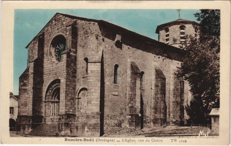 Carte postale ancienne Bussiere-Badil - L'Eglise vue du Cloitre à Bussière-Badil