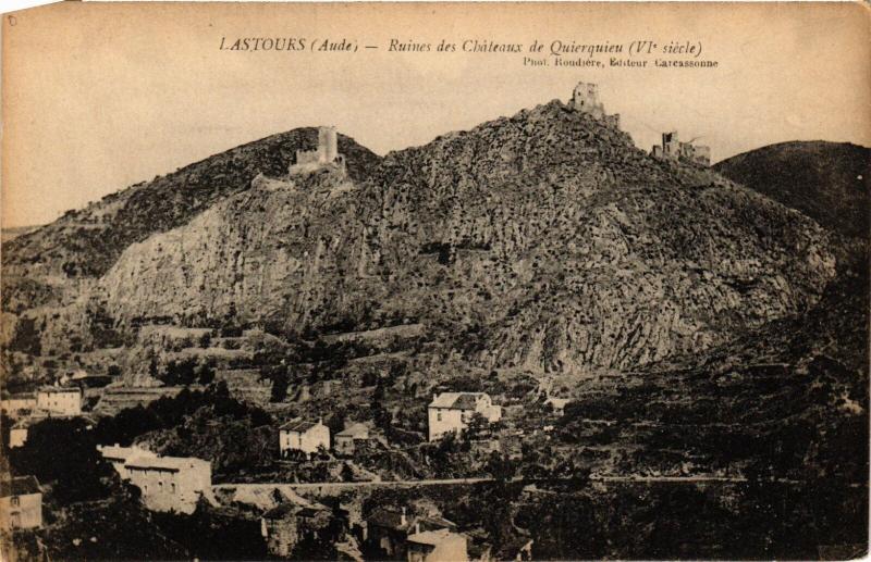 Carte postale ancienne Lastours Ruines des Chateaux de Quierquieu France à Lastours