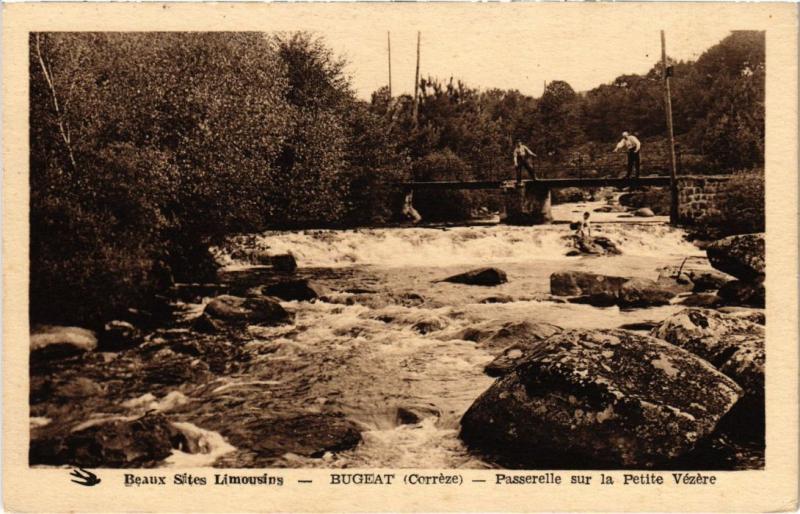 Carte postale ancienne Bugeat - Passerelle sur la Petite Vezere à Bugeat
