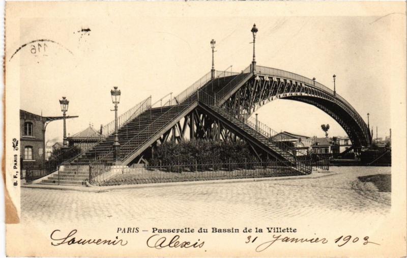 Carte postale ancienne Passerelle du Bassin de la Villette à Paris 19e