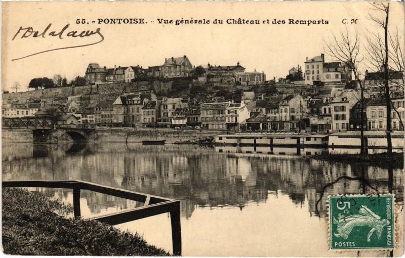 Carte postale ancienne Pontoise vue generale du Chateau et des Remparts à Pontoise