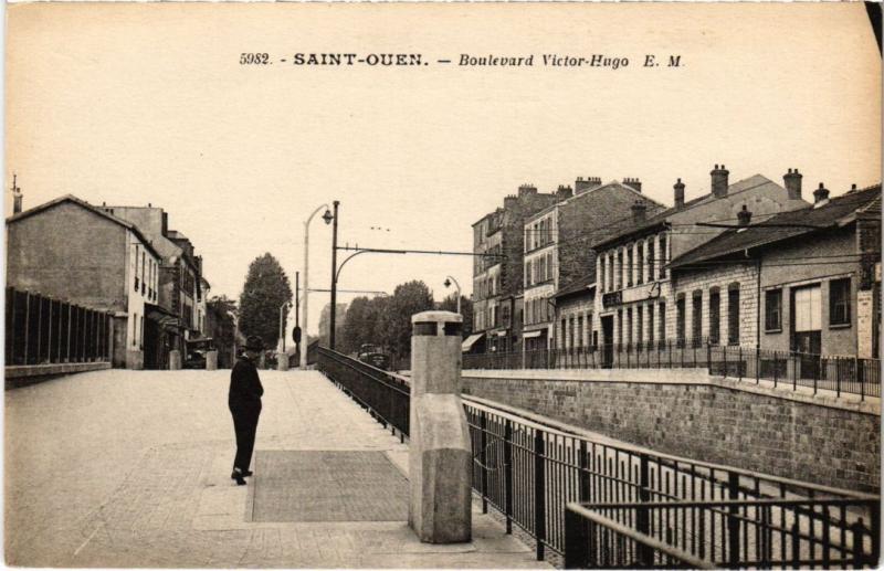 Carte postale ancienne Saint-Ouen Boulevard Victor-Hugo