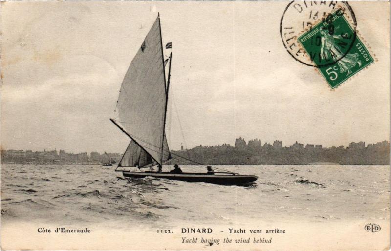 Carte postale ancienne Dinard Yacht vent arriere France à Dinard