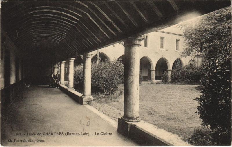 Carte postale ancienne Lycée de Chartres-Le Cloitre à Chartres