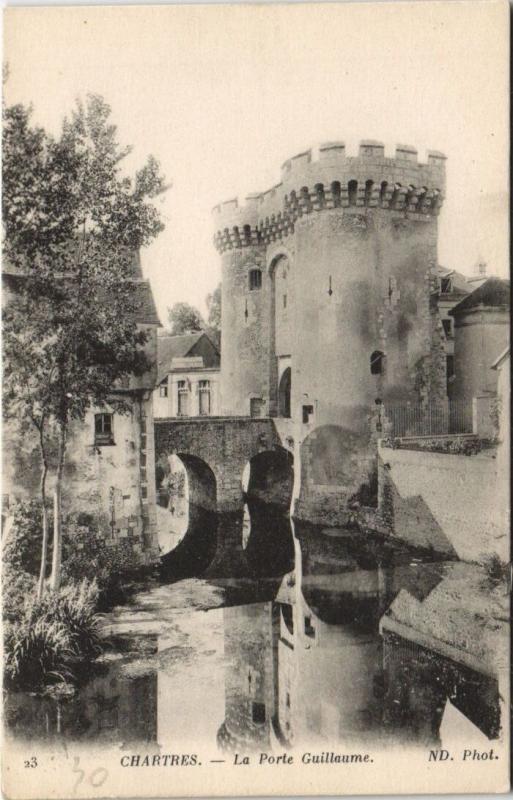 Carte postale ancienne Chartres-La Porte Guillaume à Chartres
