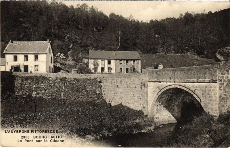 Carte postale ancienne Bourg-Lastic Le Pont sur le Clidane France à Bourg-Lastic