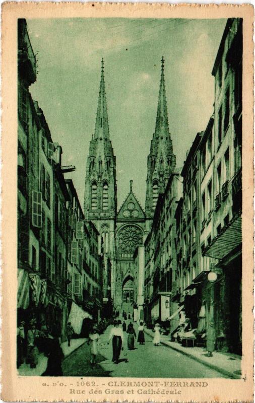 Carte postale ancienne Clermont-Ferrand Rue des Gras et Cathedrale France à Clermont-Ferrand