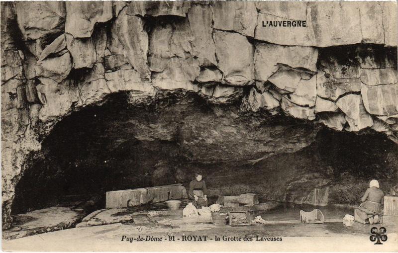Carte postale ancienne Royat la Grotte des Laveuses France à Royat