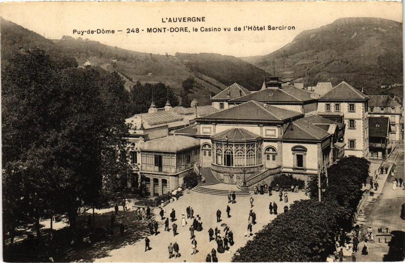 Carte postale ancienne Mont-Dore Le Casino vu de l'Hotel Sarciron France à Mont-Dore