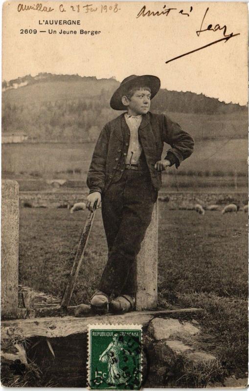 Carte postale ancienne Auvergne Un Jeune Berger France