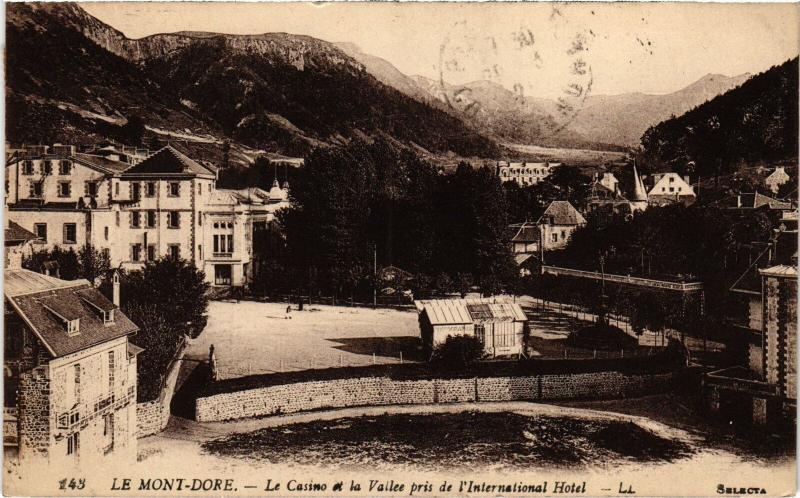 Carte postale ancienne Mont-Dore Le Casino et la Vallee France à Mont-Dore