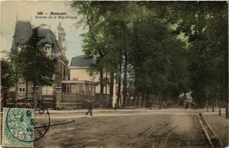 Carte postale ancienne Beauvais Avenue de la Republique France à Beauvais