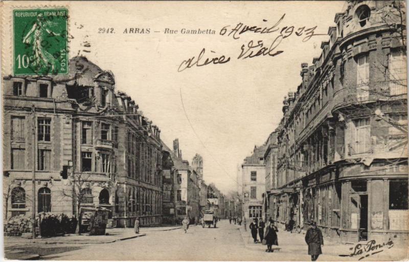 Carte postale ancienne Arras-Rue Gambetta à Arras