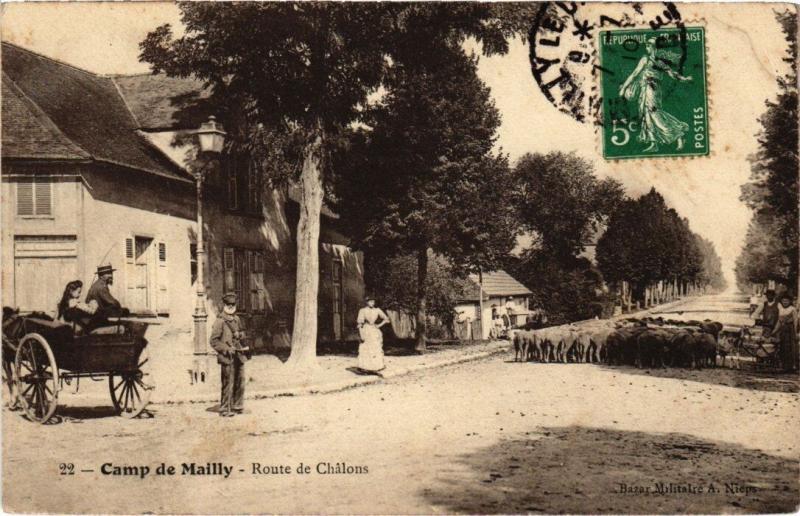 Carte postale ancienne Camp-de-Mailly - Route de Chalons