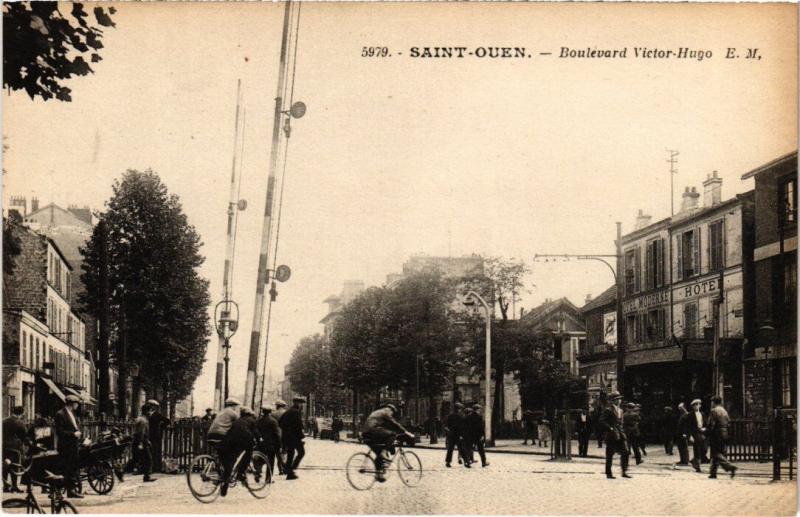 Carte postale ancienne Saint-Ouen Boulevard Victor-Hugo