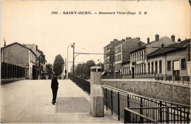 Carte postale ancienne Saint-Ouen Boulevard Victor-Hugo