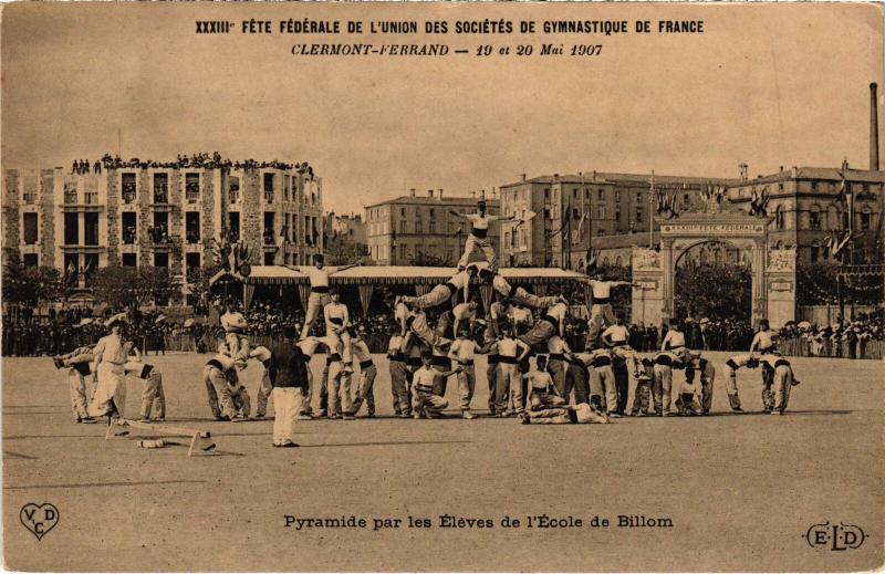 Carte postale ancienne Clermont-Ferrand Pyramide par les Eleves France à Clermont-Ferrand