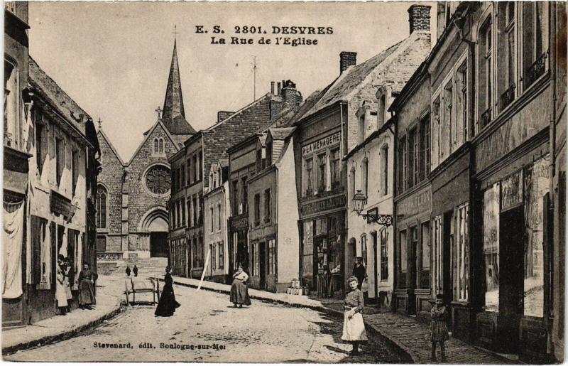Carte postale ancienne Desvres Rue de l'Eglise à Desvres
