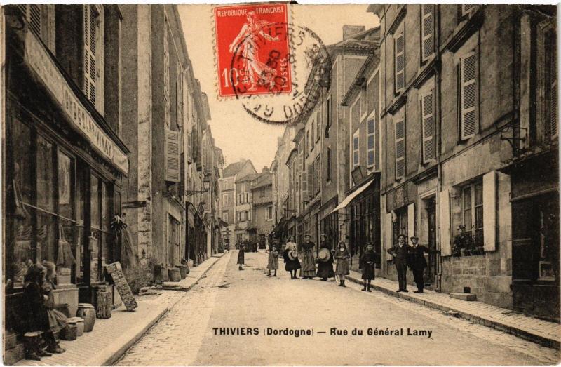 Carte postale ancienne Thiviers Rue du Général Lamy à Thiviers