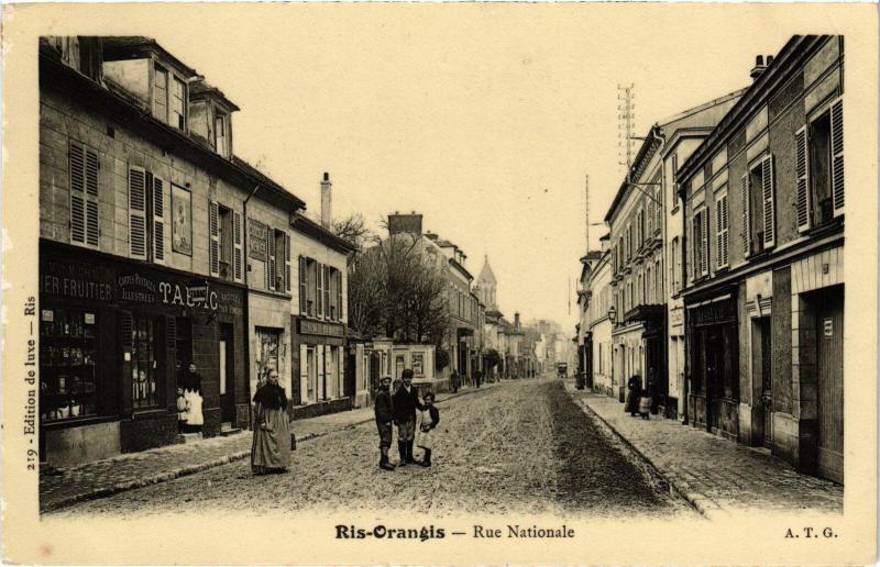 Carte postale ancienne Ris-Orangis Rue Nationale à Ris-Orangis