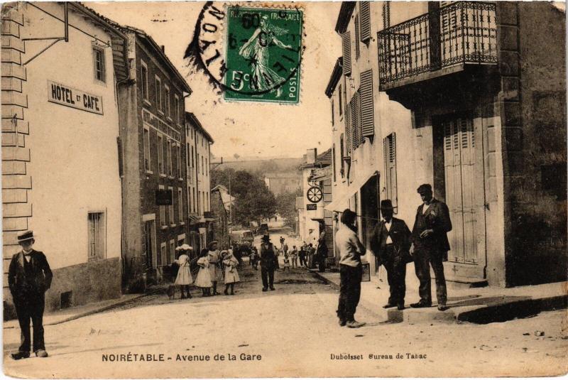 Carte postale ancienne Noirétable Avenue de la Gare à Noirétable