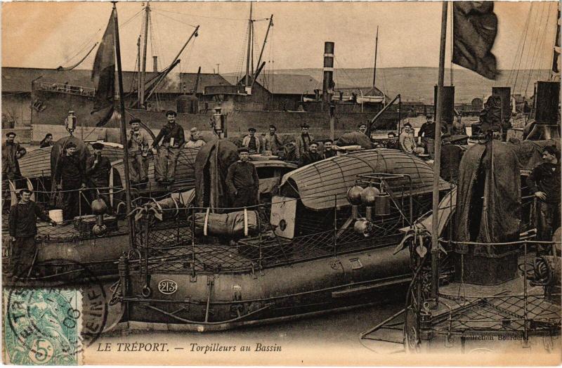 Carte postale ancienne Le Tréport Torpilleurs au bassin au Tréport
