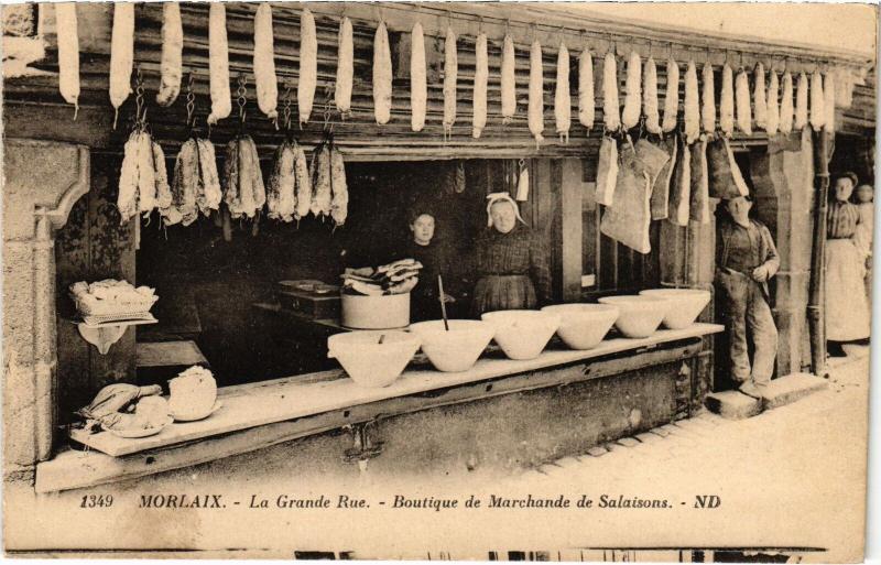 Carte postale ancienne Morlaix boutique de Marchande de Salaisons à Morlaix
