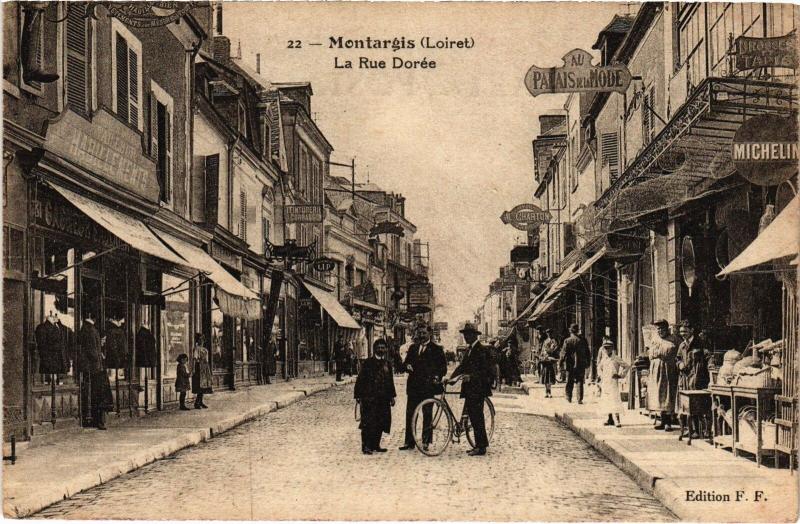 Carte postale ancienne Montargis rue Dorée à Montargis