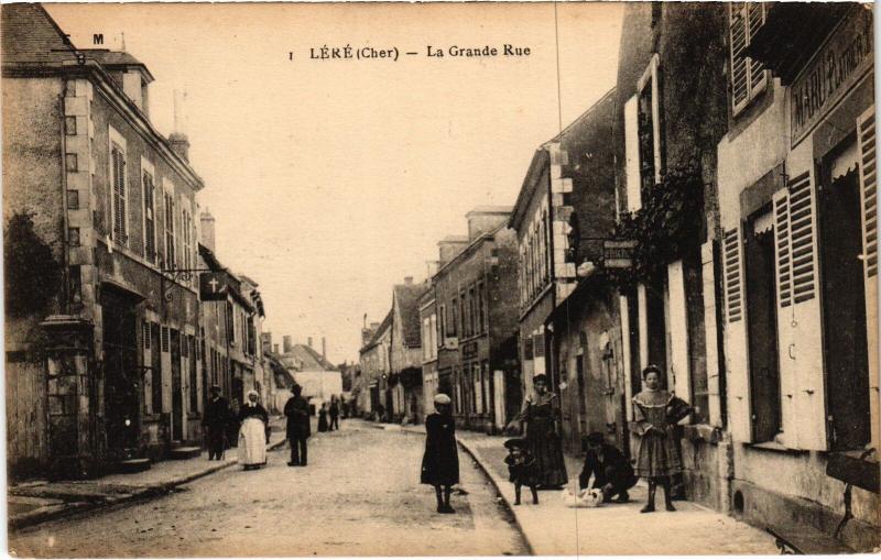 Carte postale ancienne Léré Grande Rue à Léré