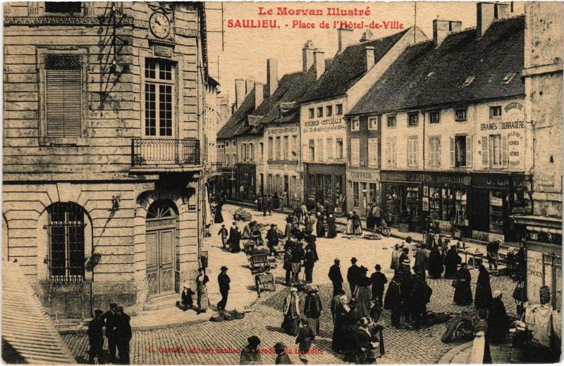 Carte postale ancienne Morvan Saulieu Place de l'Hotel-de-Ville à Saulieu
