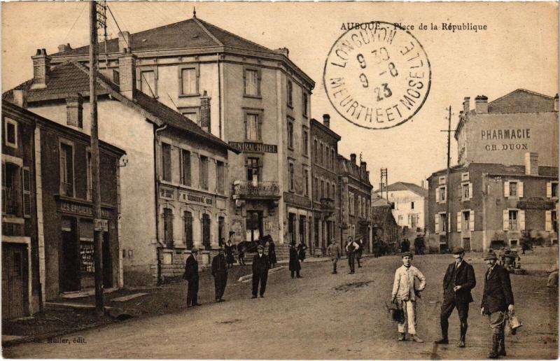 Carte postale ancienne Auboue Place de la République
