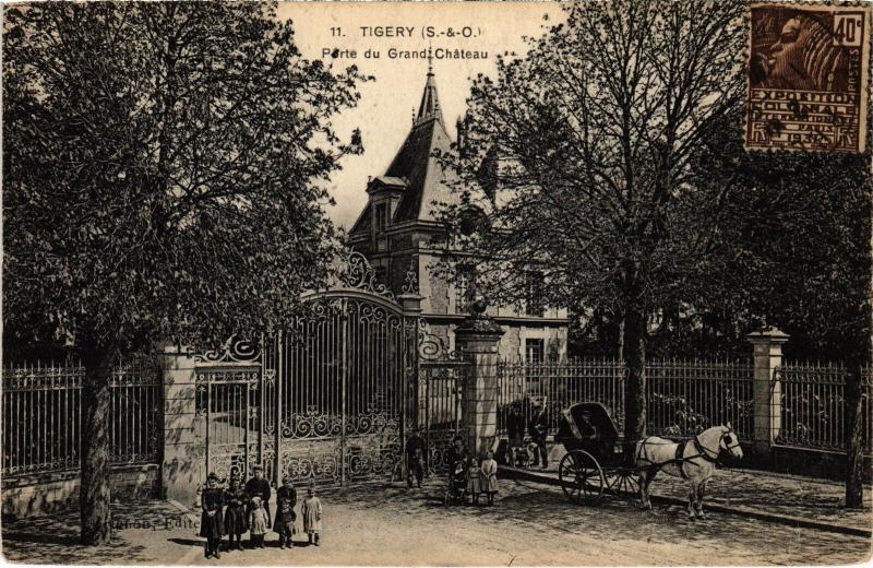 Carte postale ancienne Tigery Porte du Grand Chateau