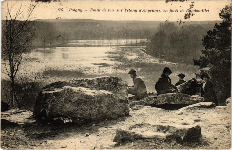 Carte postale ancienne Poigny Point de vue sur l'etang d'Angennes