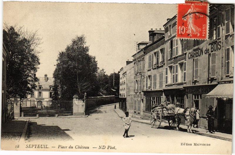 Carte postale ancienne Septeuil Place du Chateau à Septeuil