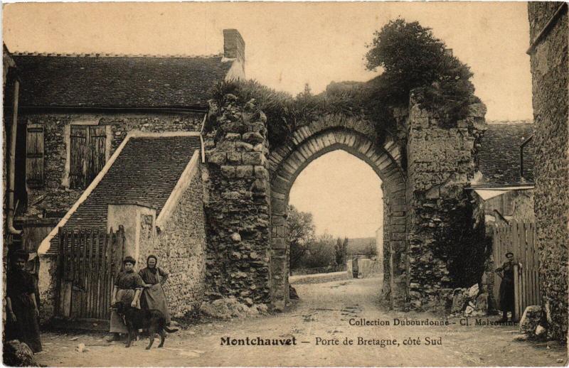 Carte postale ancienne Montchauvet Porte de Bretagne à Montchauvet