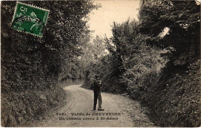 Carte postale ancienne Chevreuse un chemin creux a Saint-Remy à Chevreuse