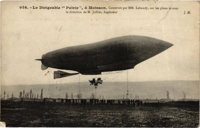 Carte postale ancienne Moisson le Dirigeable Patrie à Moisson