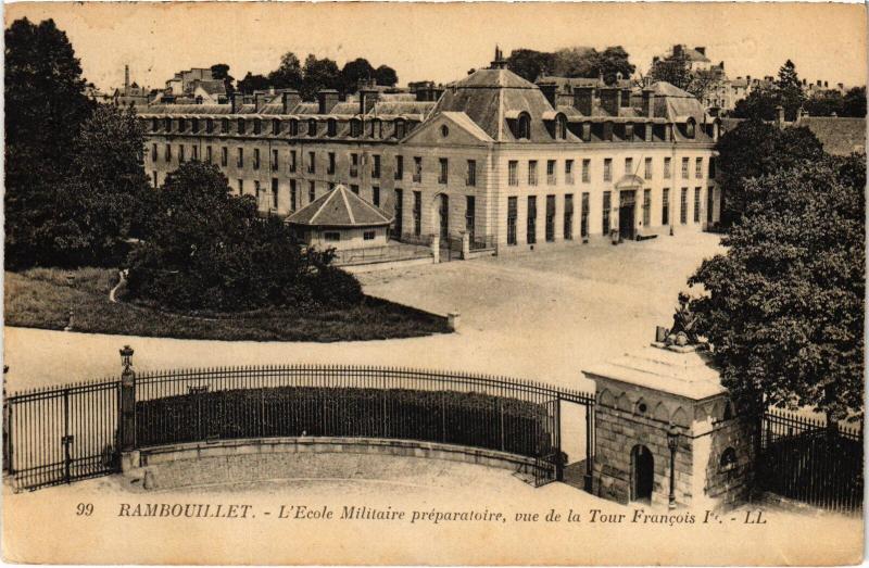 Carte postale ancienne Rambouillet Ecole Militaire à Rambouillet