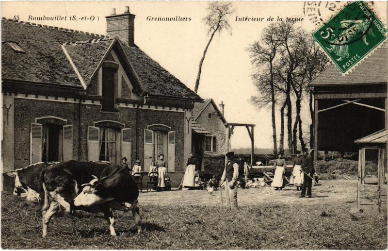Carte postale ancienne Rambouillet interieur de la ferme à Rambouillet