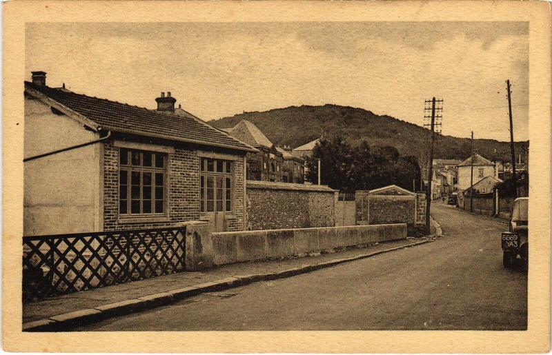 Carte postale ancienne Chevreuse Rue de la Republique à Chevreuse