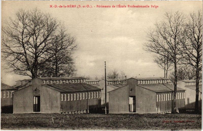 Carte postale ancienne N.-D. de la Mere Batiment de l'Ecole Professionnelle