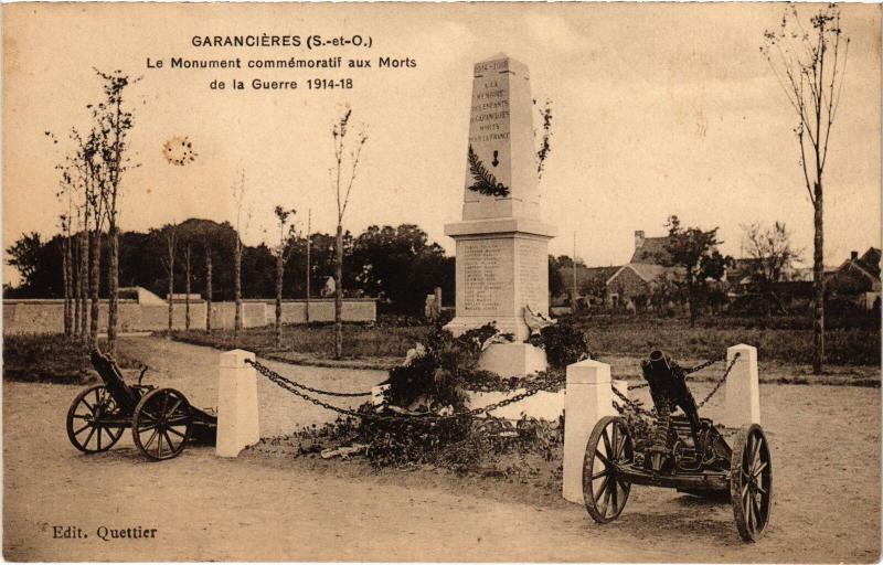 Carte postale ancienne Garancieres Monument aux Morts