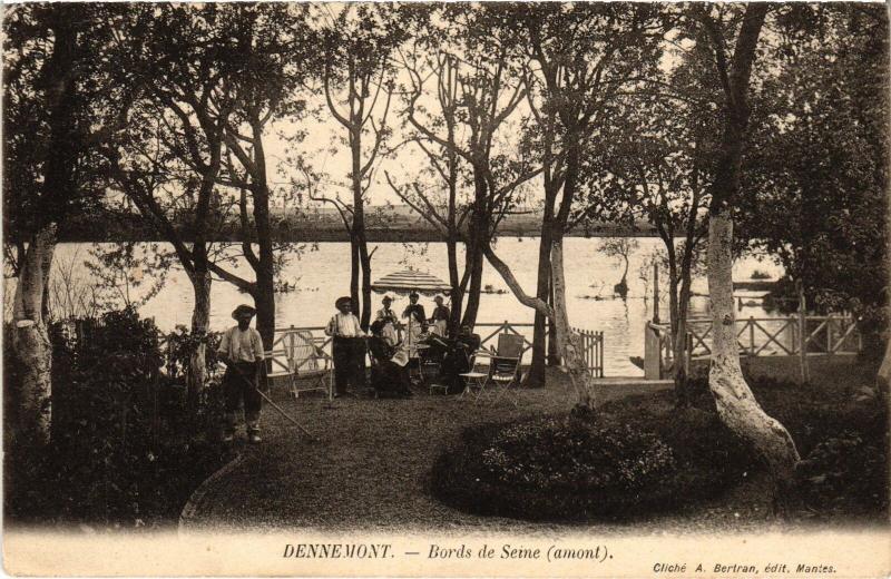 Carte postale ancienne Dennemont Bords de Seine
